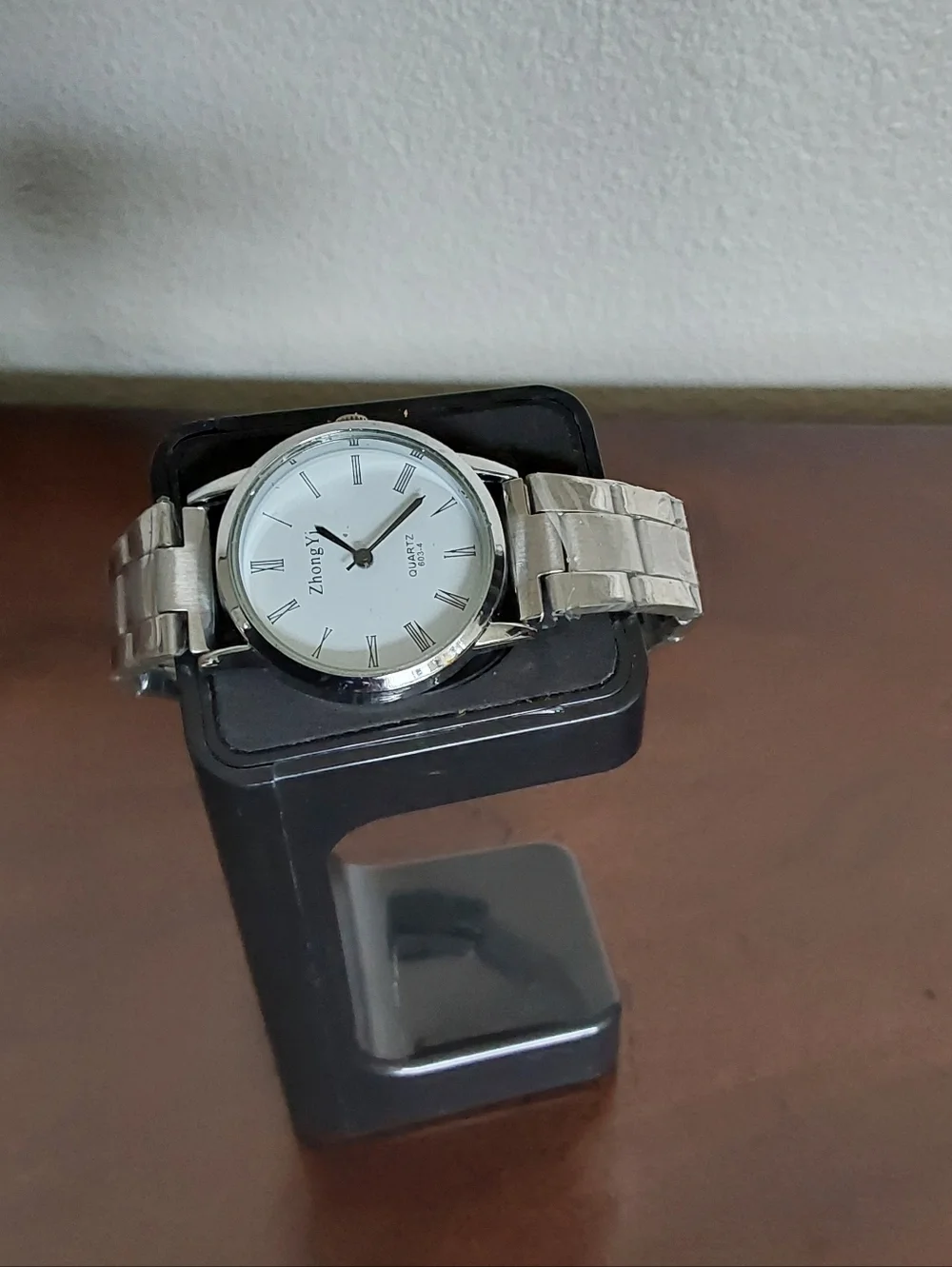 Women's Silver Stainless Steel Quartz Watch - Silver Dial‎